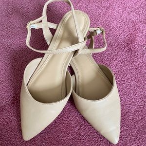 Pointed toe flats